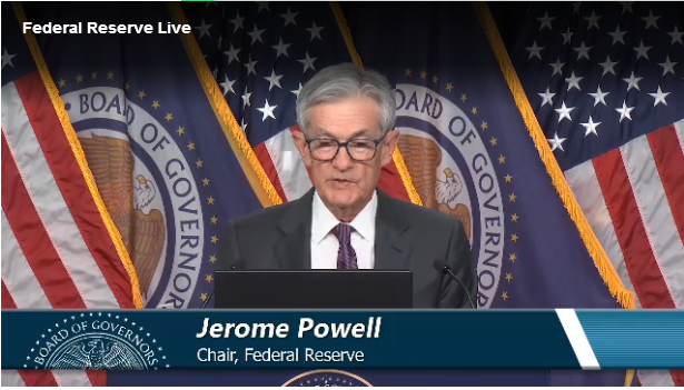 鲍威尔出席新闻发布会